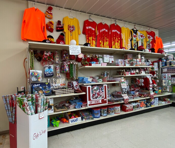 More Photos Of 25817 State Hwy 64, Pittsburg Supermarket For Sale