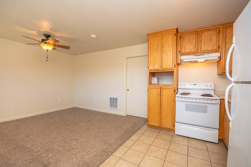 More Photos Of 1049 Jefferson Blvd, West Sacramento Apartments For Lease