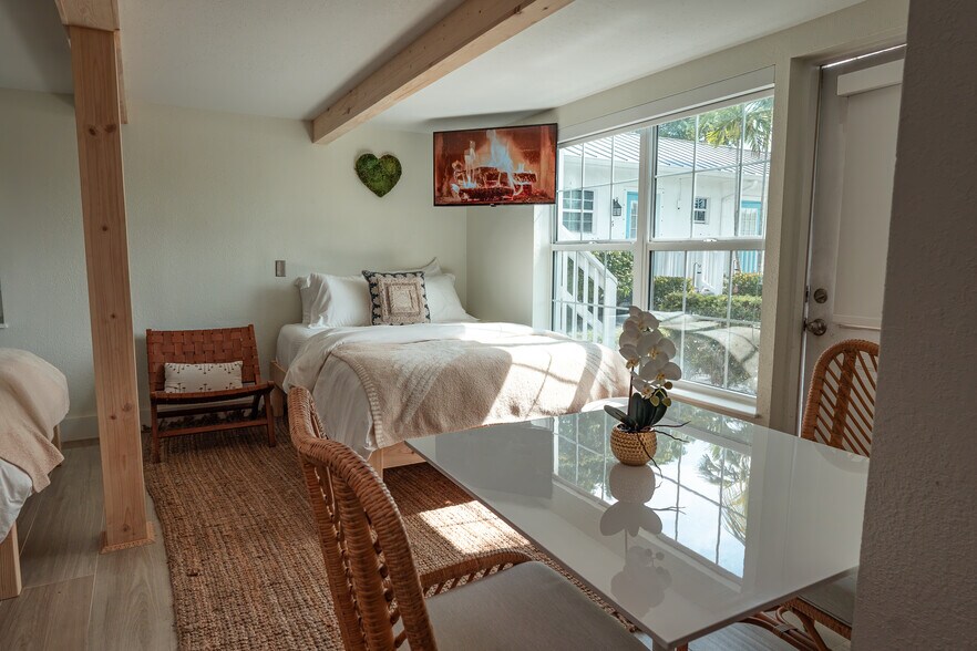 More Photos Of 2502 Tamarind Dr, Hutchinson Island Hotel For Sale