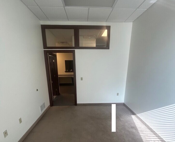 More Photos Of 265 W Main St, Kent Medical For Lease