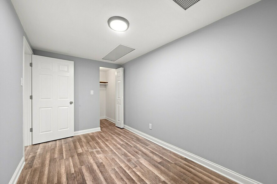 More Photos Of 6837 S Clyde Ave, Chicago Apartments For Sale