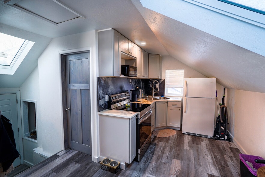 More Photos Of 428 1st Ave W, Kalispell Office For Sale