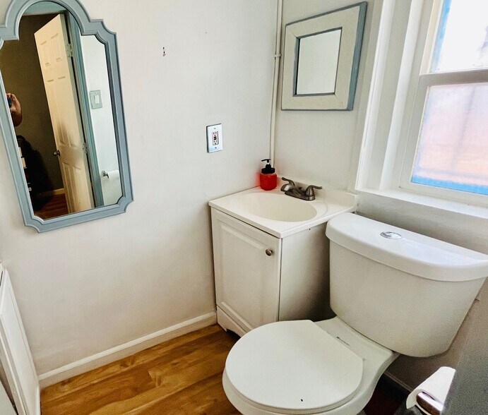 More Photos Of 12036 Bartlett Ave, Adelanto Office Residential For Sale