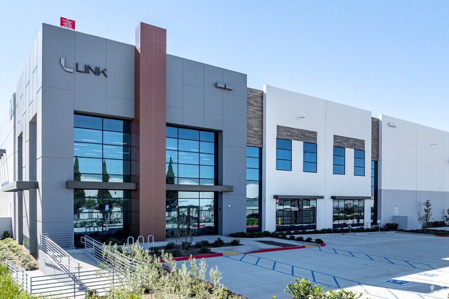 More Photos Of 112 W Alondra Blvd, Gardena Unknown For Lease