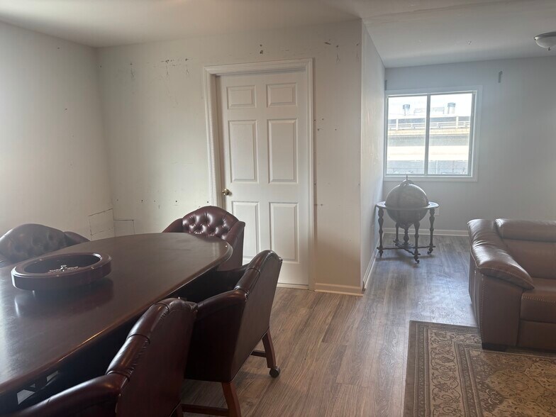 More Photos Of 521 Oak St, Copiague Carwash For Lease