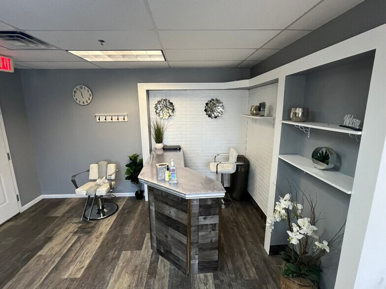 More Photos Of 14130 Noblewood Plz, Woodbridge Office For Lease