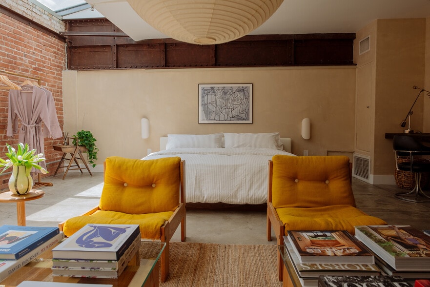 More Photos Of 7494 Santa Monica Blvd, West Hollywood Hotel For Sale