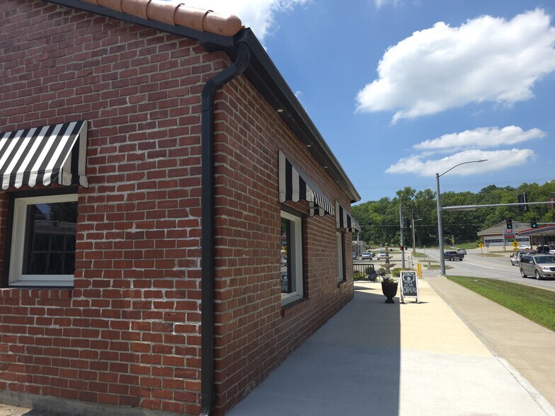 More Photos Of 415 Saint Louis Ave, Excelsior Springs Restaurant For Lease