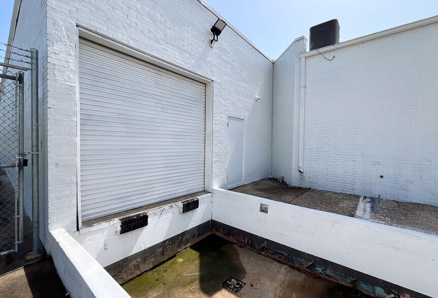 More Photos Of 16210 Clay Rd, Houston Auto Repair For Lease