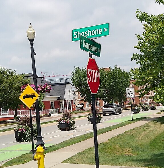 More Photos Of 10 Shoshone Dr, Carmel Office For Lease