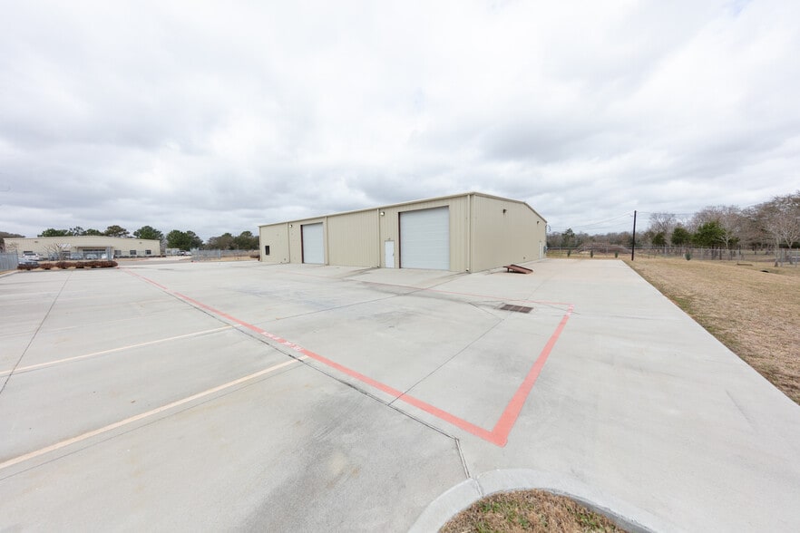 More Photos Of 3642 Bacor Rd, Houston Warehouse For Lease