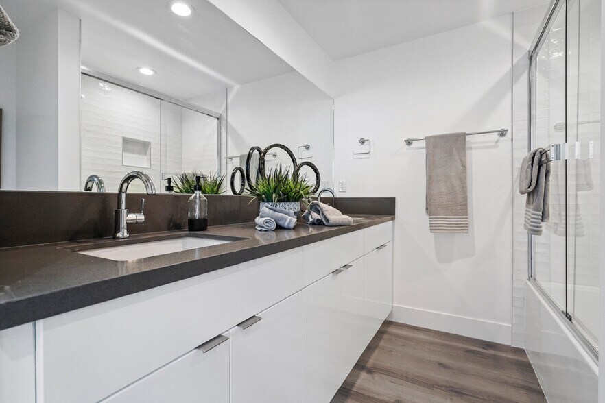 More Photos Of 6056 Craner Ave, North Hollywood Apartments For Sale