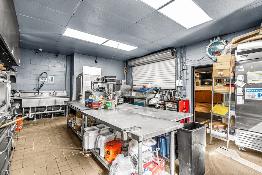 More Photos Of 192 Pine St, Bristol Restaurant For Sale