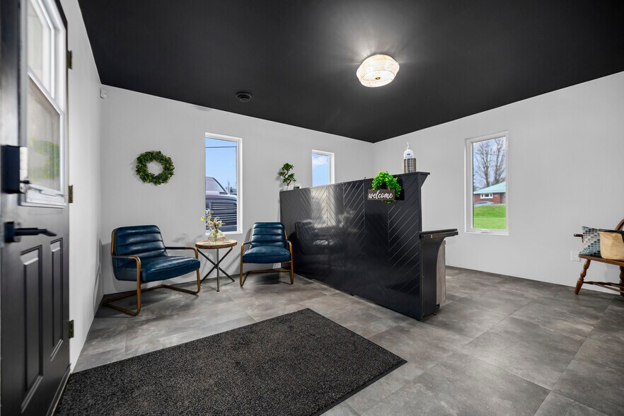 More Photos Of 1532 Ontario St, Cobourg Office For Sale