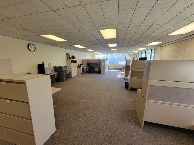 More Photos Of 2929 W Lathrop St, South Bend Warehouse For Lease