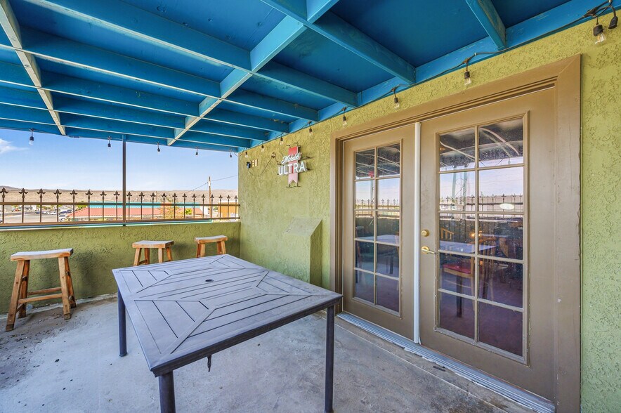 More Photos Of 877 Hancock Rd, Bullhead City Bar For Sale
