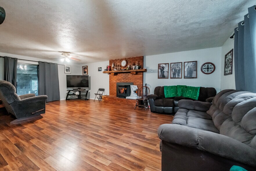 More Photos Of 794 Goldfish Farm Rd, Albany Auto Repair For Sale