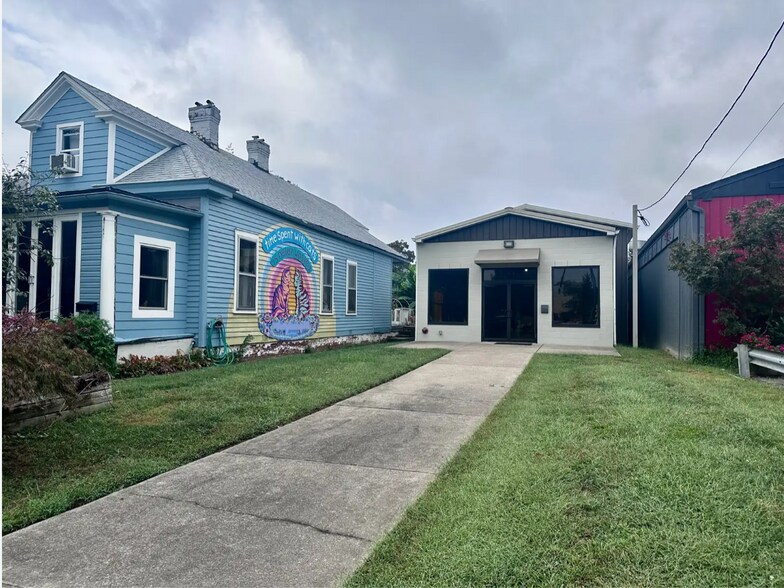 More Photos Of 2228 Dundee Rd, Louisville Freestanding For Sale