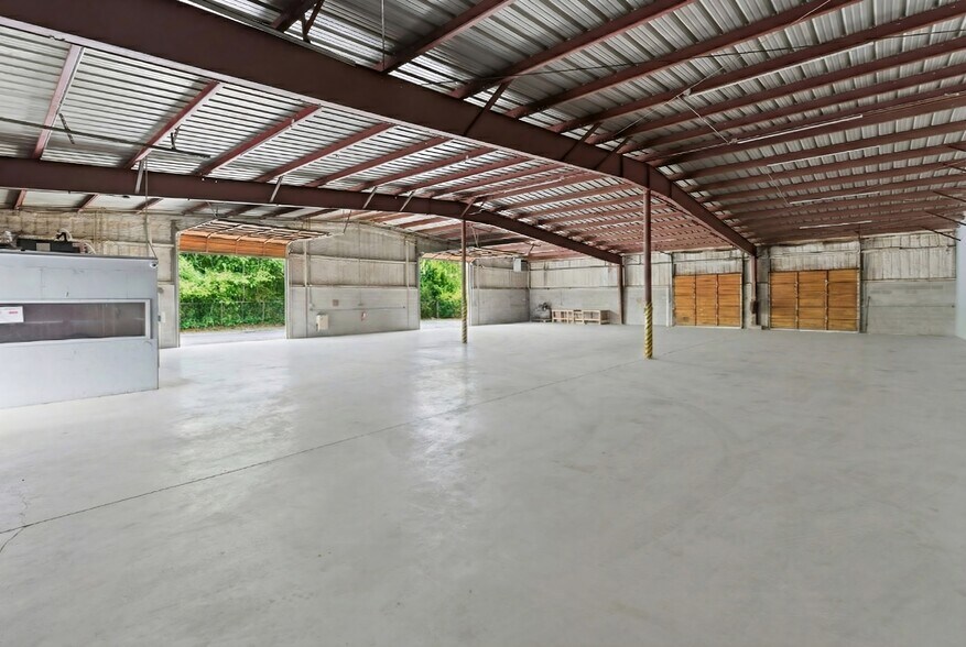 More Photos Of 213 Whitsett Rd, Nashville Warehouse For Sale