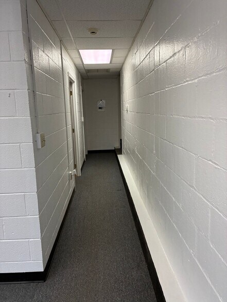 More Photos Of 1006 S Main St, Chambersburg Service Station For Lease