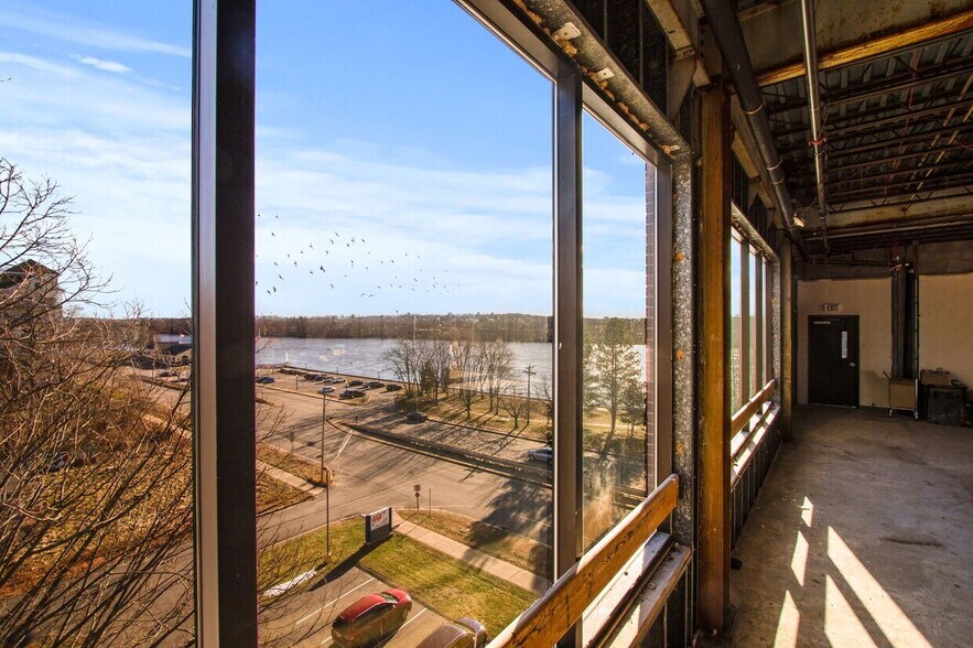 More Photos Of 595 Pawtucket Blvd, Lowell Office For Lease