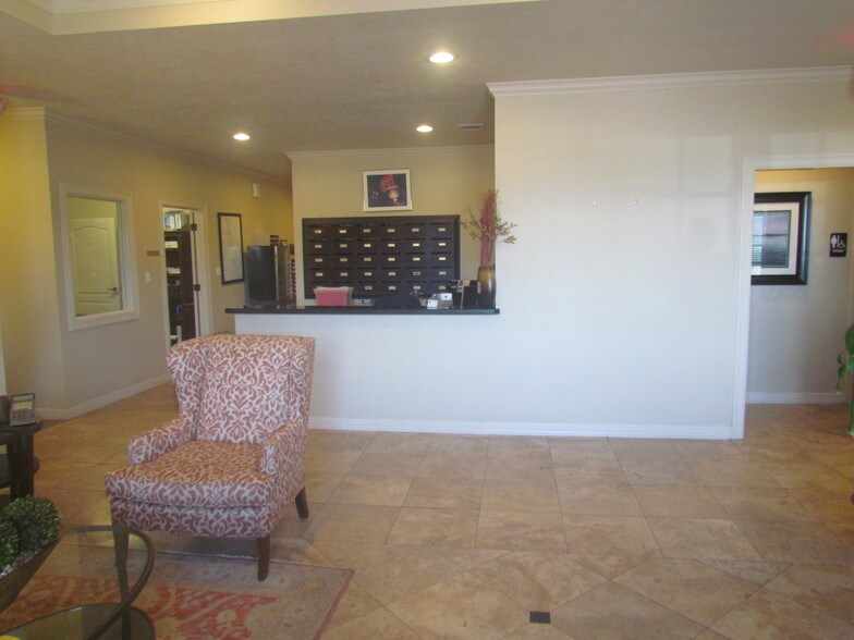 More Photos Of 3030 University Dr E, College Station Medical For Lease