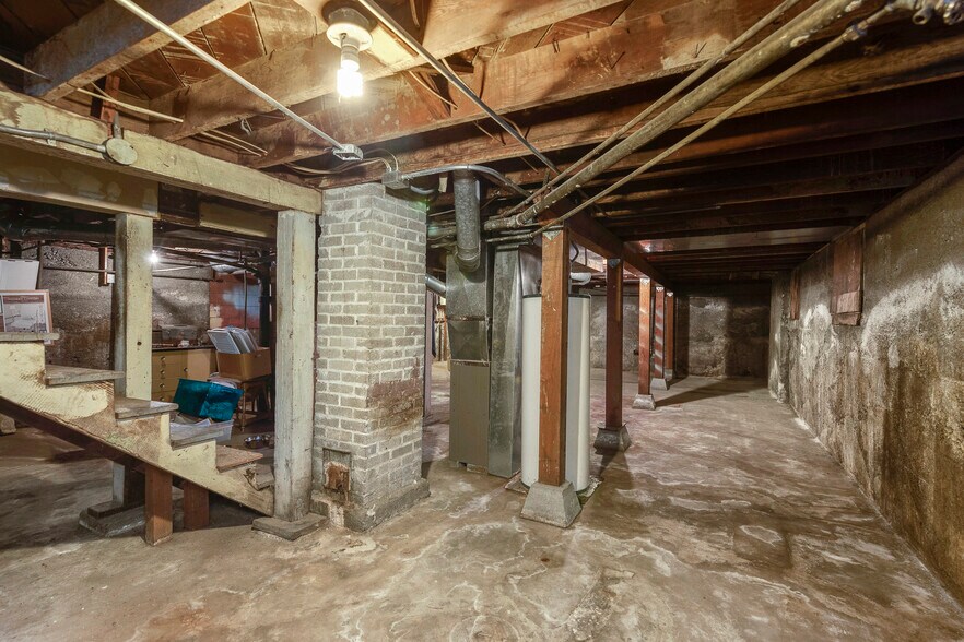 More Photos Of 1742 NE 43rd Ave, Portland Office Residential For Sale