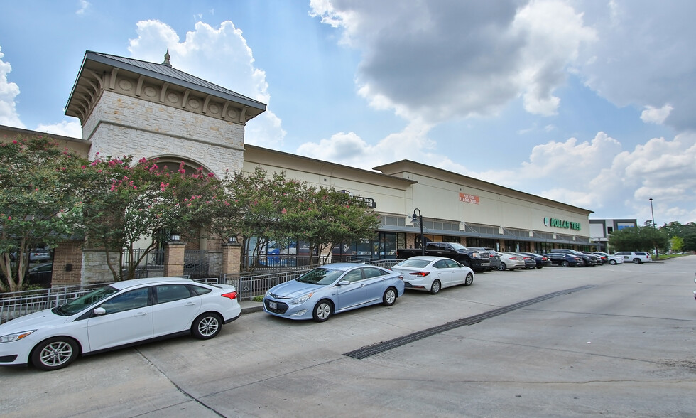 Primary Photo Of 2105-2129 W Davis St, Conroe Unknown For Lease