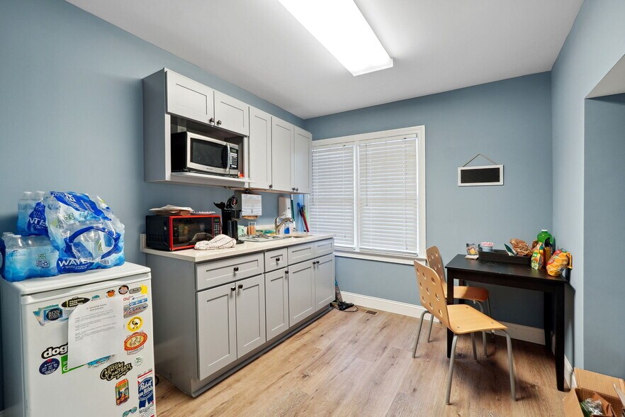 More Photos Of 1137 Alpharetta St, Roswell Office Residential For Lease