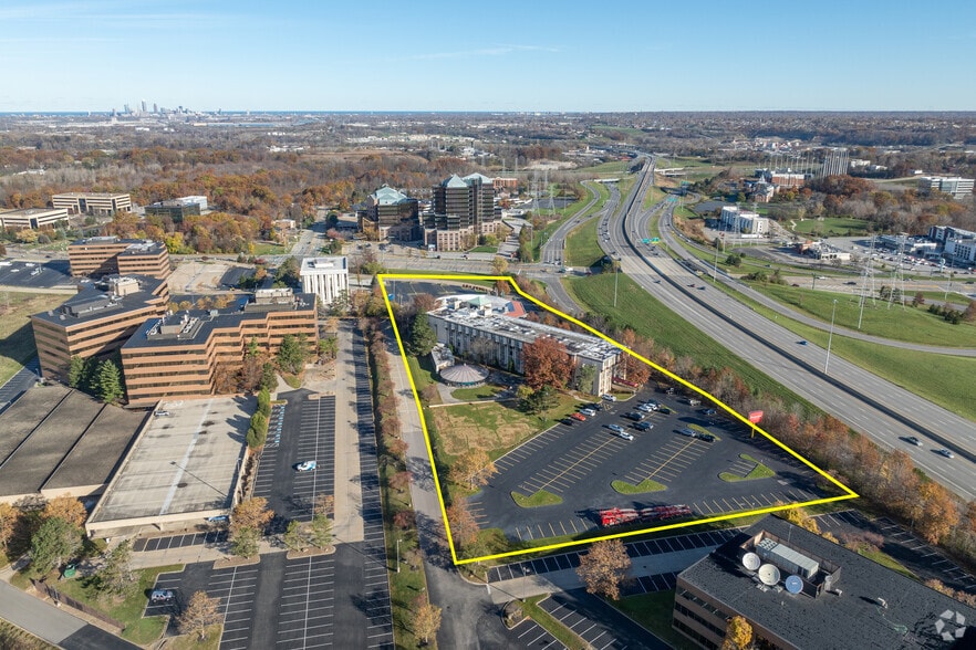 More Photos Of 5300 Rockside Rd, Independence Hotel For Sale