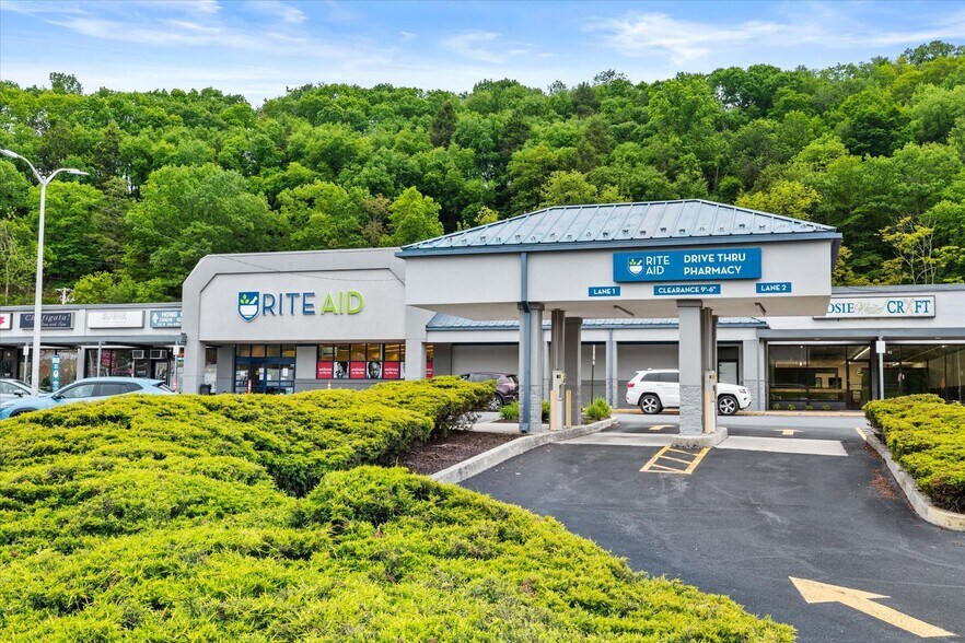 More Photos Of 44 Kings Vlg, Minersville Drugstore For Lease