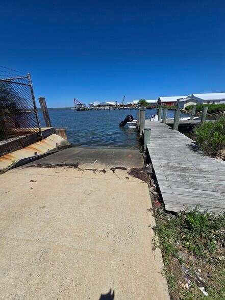 More Photos Of 709 W Main St, Crisfield General Retail For Sale