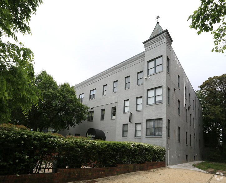 More Photos Of 810 Potomac Ave SE, Washington Office For Lease