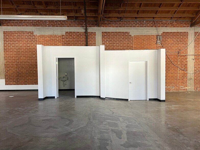 More Photos Of 1712 W Temple St, Los Angeles Restaurant For Lease