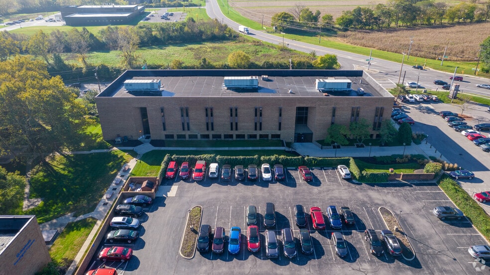 More Photos Of 941 Chatham Ln, Columbus Office For Sale