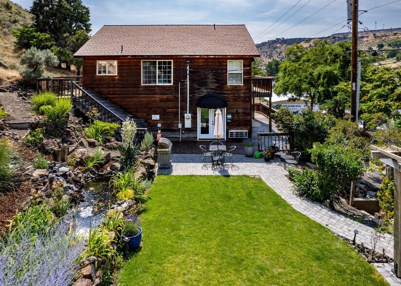 More Photos Of 210 Hartman Ave, Maupin Hotel For Sale