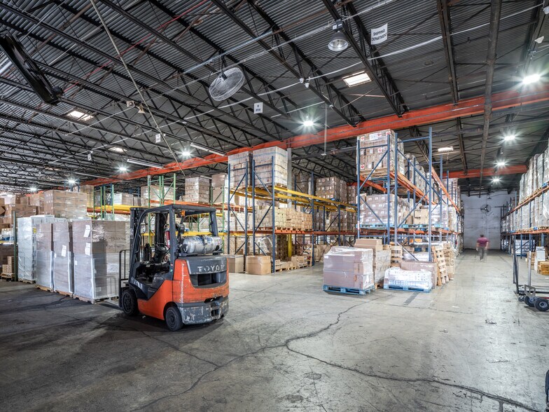 More Photos Of 50 NE 179th St, Miami Manufacturing For Lease