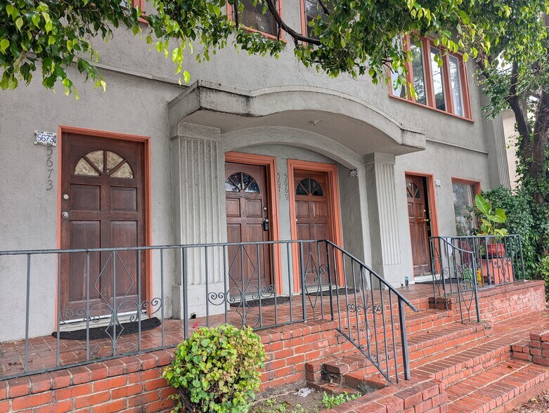 More Photos Of 5667 Franklin Ave, Los Angeles Apartments For Sale