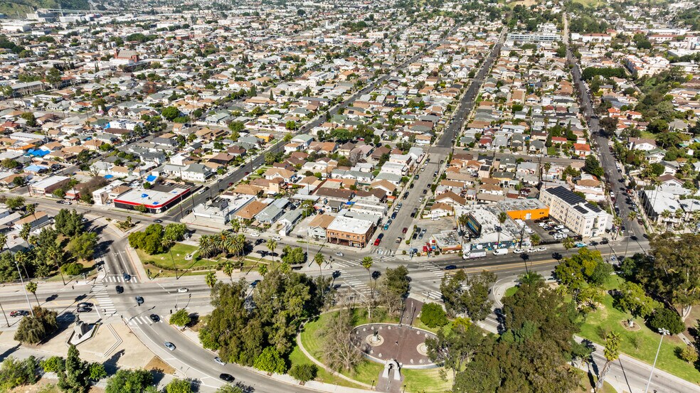 More Photos Of 3229-3235 N Main St, Los Angeles Storefront Retail Residential For Lease