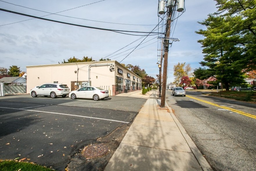 More Photos Of 10-16 River Rd, Fair Lawn Freestanding For Lease