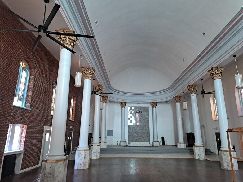 More Photos Of 1935 Sidney St, Saint Louis Religious Facility For Lease
