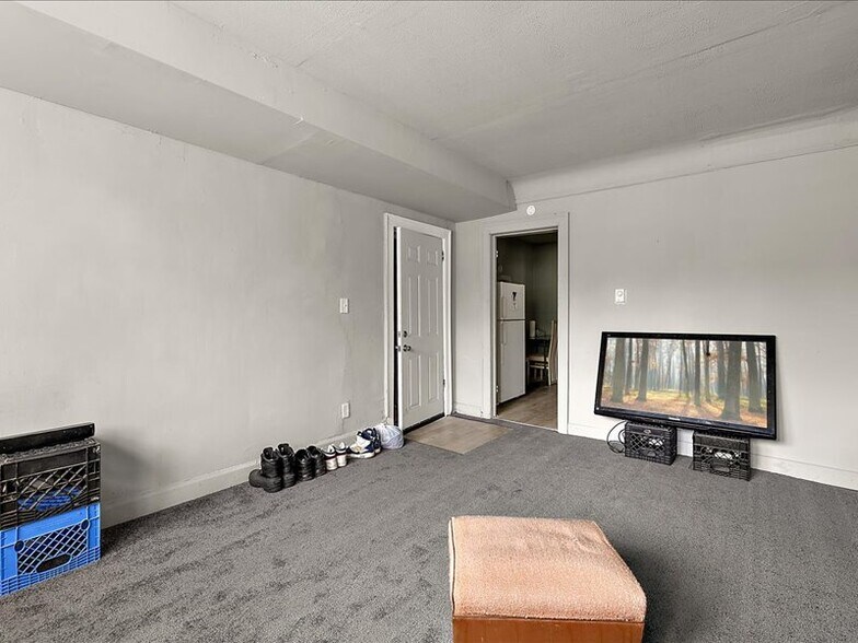 More Photos Of 18037 Pelkey St, Detroit Multifamily For Sale