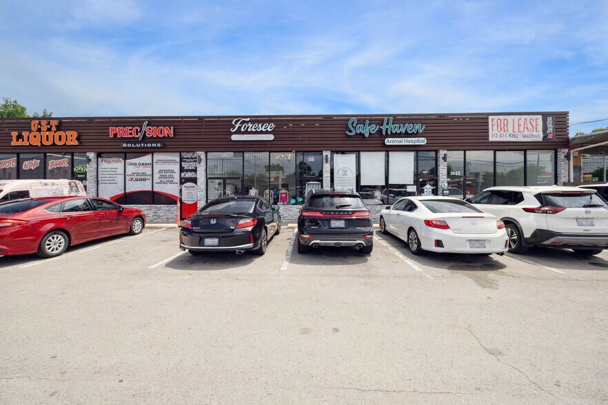 More Photos Of 3922-3936 Old Spanish Trl, Houston Unknown For Lease