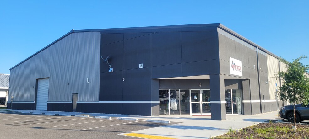 More Photos Of 8200 Cypress Plaza Dr, Jacksonville Health Club For Lease