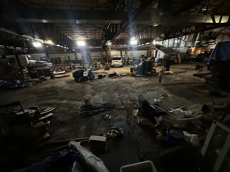 More Photos Of 2211 Windsor St, Chattanooga Service For Sale