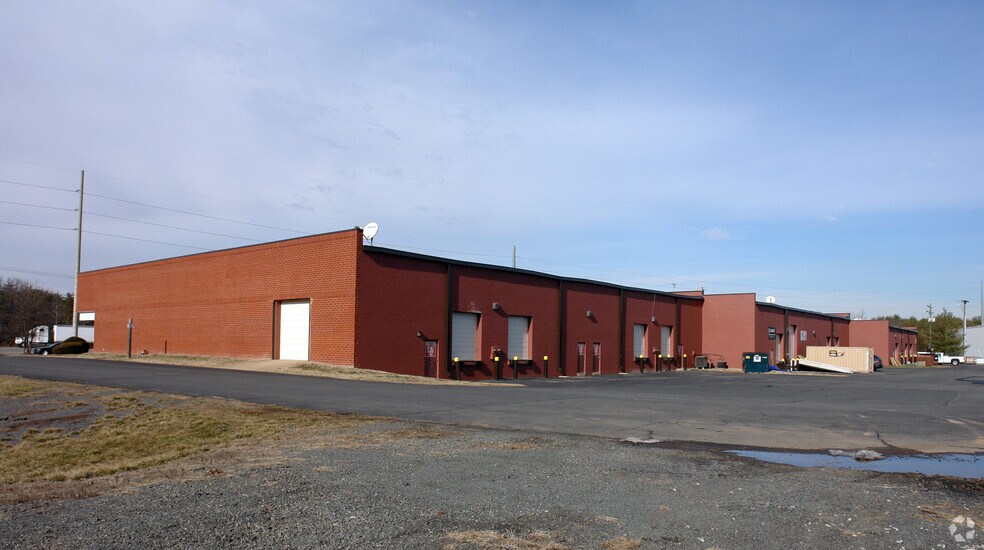 More Photos Of 12185-12209 Brady Ln, Manassas Industrial For Lease