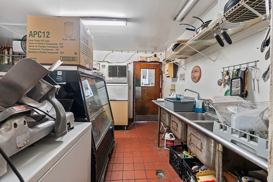 More Photos Of 10 Anastasia Blvd, Saint Augustine Bar For Lease