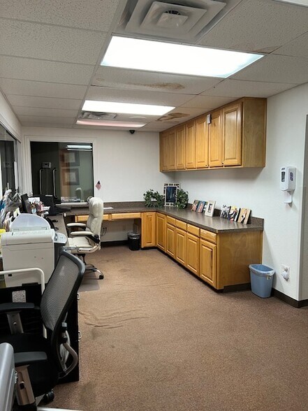 More Photos Of 600 S Red River Expy, Burkburnett Medical For Sale