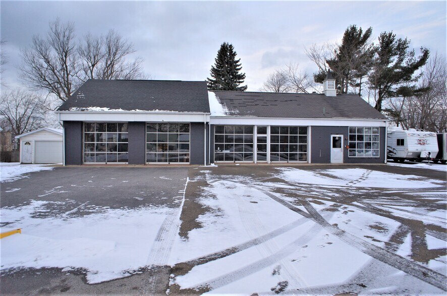 More Photos Of 4632 Lake Shore Rd, Hamburg Auto Repair For Sale