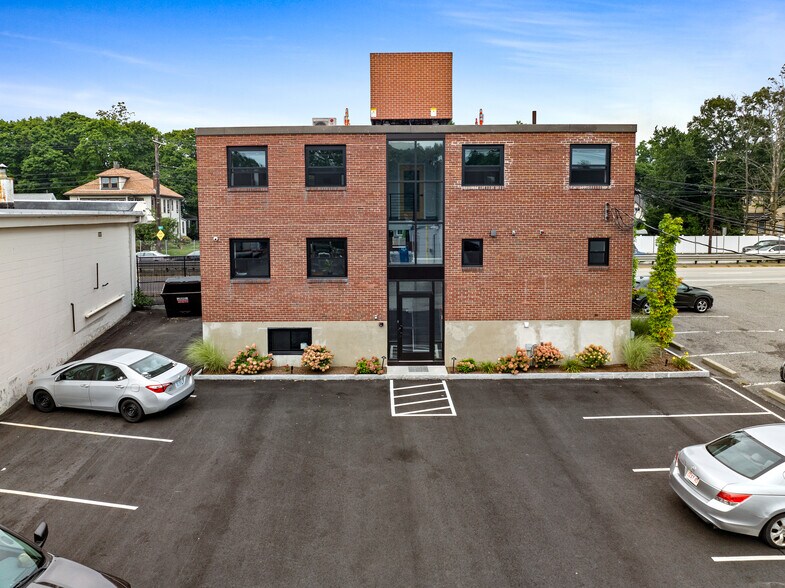 More Photos Of 950 Boylston St, Newton Office For Lease